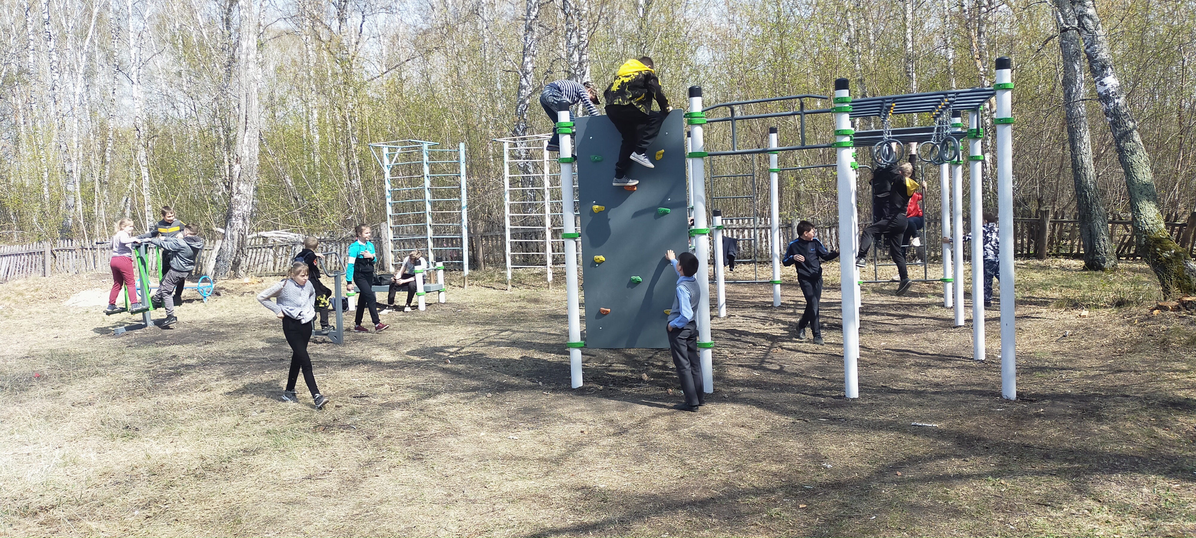 Устройство спортивной площадки и стадиона в с.Боголюбовка.